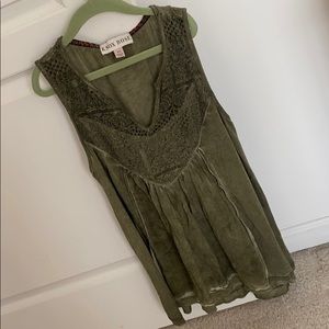 Knox Rose Army Green flowy tank!